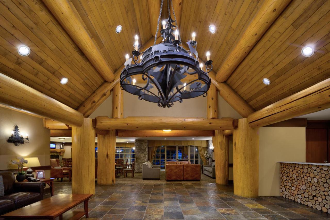 Blackcomb Springs Suites By Clique Whistler Eksteriør bilde